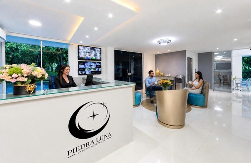 Cali Hotel | Piedra Luna
