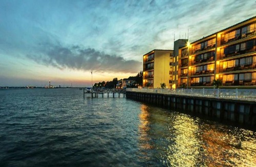 Somers Point Hotel | Pier 4 Hotel