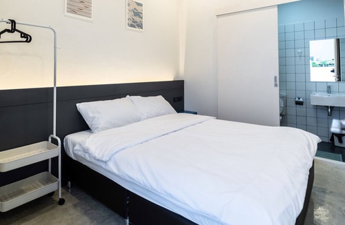 Chakkrawat Hostel | PIER 808 Hostel
