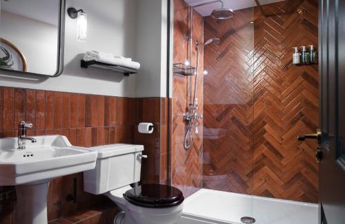 Charlestown Hotel | Pier House