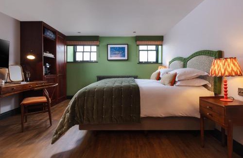 Charlestown Hotel | Pier House