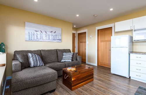 Campbell River House | Pier View Suite, Stunning Ocean View.