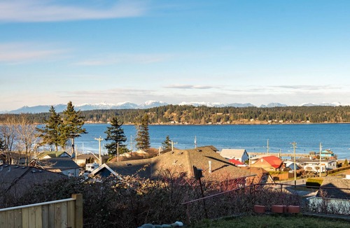 Campbell River House | Pier View Suite, Stunning Ocean View.