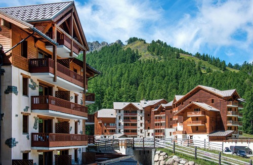 Les Claux House | Pierre & Vacances Residence L'Albane
