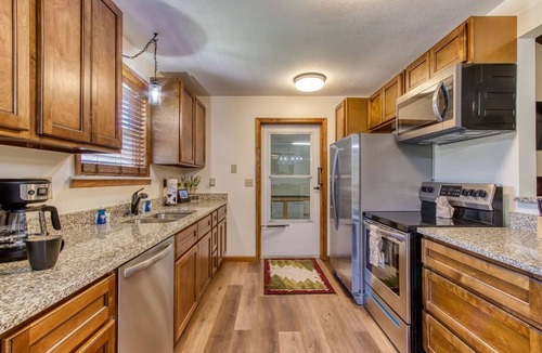 Pigeon Forge Ski Chalet | Pigeon Forge Getaway, Hot Tub, Game Room, Wifi, $560 FREE tickets each paid day!