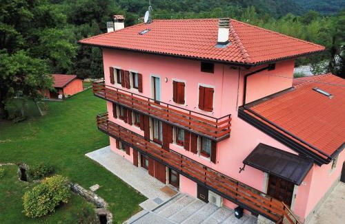 Pulfero House | Pikes