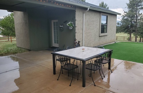 Florissant Apartment | Pikes Peak, Cripple Creek, Col. Springs, Breckenridge, Fossil beds, mountains
