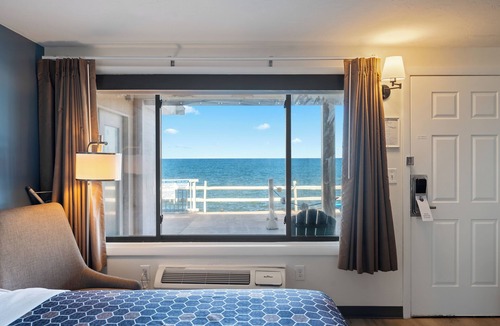 Plymouth Hotel | Pilgrim Sands on Long Beach