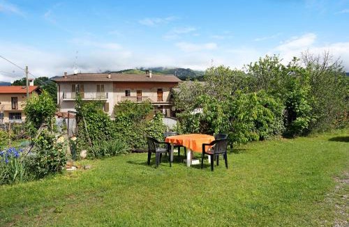 Dronero House | Pin e cele