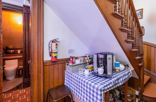 Old Town Eureka Hotel | Pinc Lady Mansion