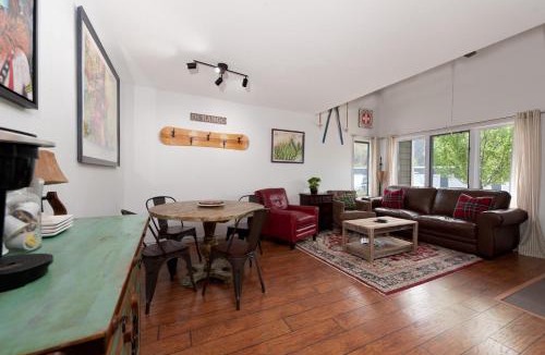 Durango House | Pine Acres - Unit 115