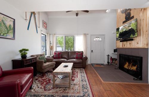 Durango House | Pine Acres - Unit 115