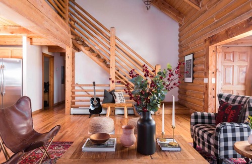 Summit Park House | Pine by AvantStay Magnificent Private Log Cabin w/ Veranda Mtn Views & Hot Tub