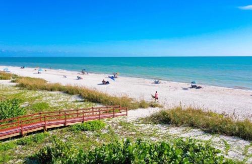 Sanibel House | Pine Cove #304