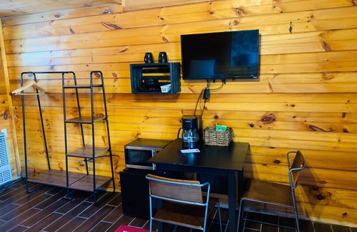 Barton Hotel | Pine Crest Motel And Cabins