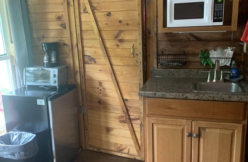 Barton Hotel | Pine Crest Motel And Cabins