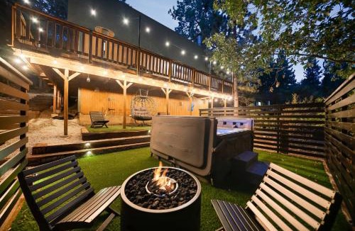 Sugarloaf House | Pine Den Cabin: Arcade+Fire Pit+BBQ