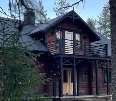 Koengaes Villa | Pine Forest Hideout - Villa Tapiontytär