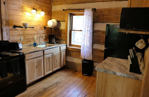 Logan Cabin | Pine Grove Cabin Hocking Hills