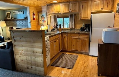 St Germain Cottage | Pine Haven Resort Unit #5