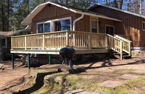 St Germain Cottage | Pine Haven Resort Unit #5