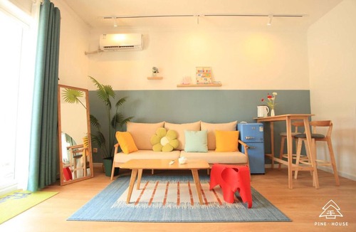 Tongzhou Hotel | pine house