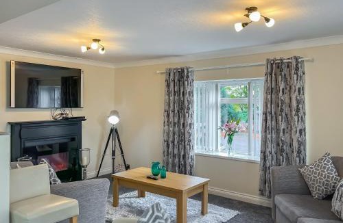 Holestone Moor House | Pine Lodge