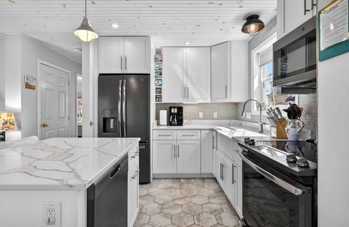 Scarborough House | Pine Point, ME Beach house; Kid, Dog & EV Friendly