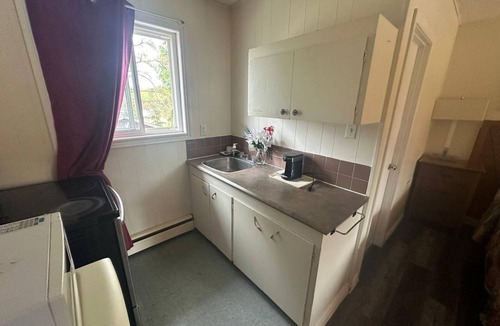 Timmins Hotel | Pine Ridge Motel