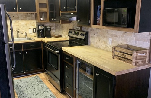Beech Mountain Ski Chalet | Pine Ridge retreat on Beech Mountain, quiet with fireplace and mountain views!