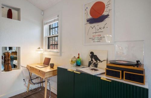 Fort Collins Villa | Pine Street Loft Steps from Old Town Square