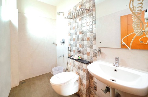 Little Mount Hotel | Pine Tree Signature