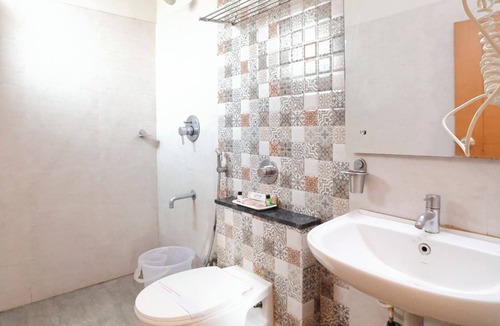 Little Mount Hotel | Pine Tree Signature