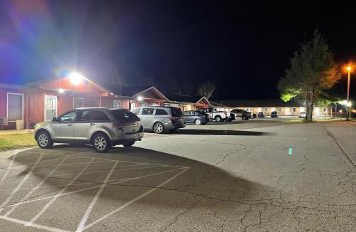 Spruce Pine Hotel | PINE VALLEY MOTEL