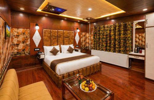 Srinagar Resort | Pine View Resort