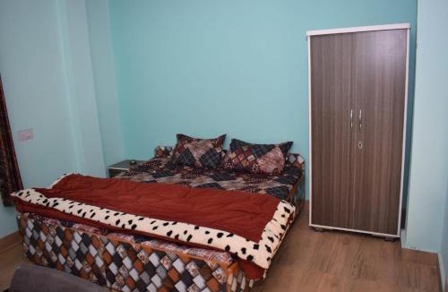 Kumharsain House | Pine Wood