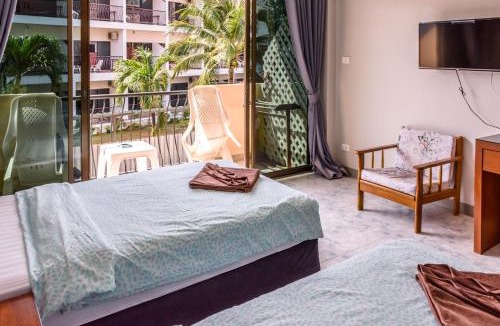 Karon House | Pineapple Guesthouse