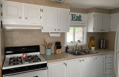 Key Largo Village House | PINEAPPLE HOUSE- Waterfront- Private Beach