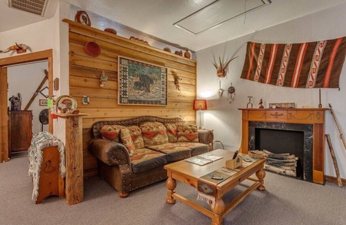 Norman Apartment | Pinecone at Whispering Pines Inn