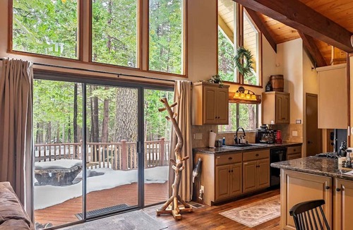 Dorrington Cottage | Pinecone Cottage in Dorrington, CA