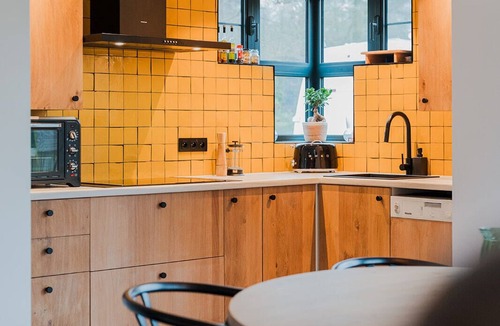 Knesselare House | Pinecone Hideaway - house in the woods