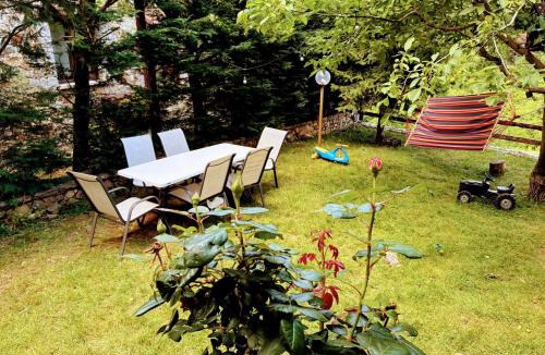 Eptalofos Apartment | Pinecone Lodge, Eptalofos River Garden Chalet