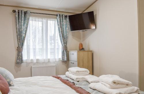West Heslerton House | Pinecone Lodge