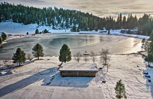 Pinecrest House | Pinecrest Retreat with Fireplace!