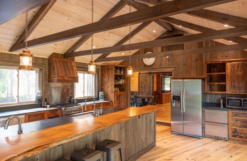 South Casco Ski Chalet | Pinecrest Waterfront Private Beach New Cabin
