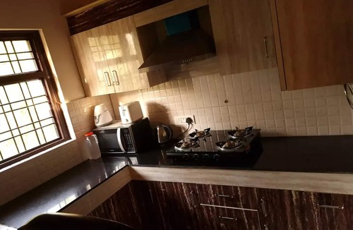 Sukha Apartment | Pinegreen Chalets- 2 Bedroom WiFi Vacation Home