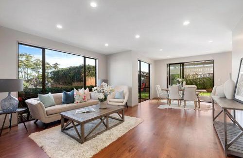 Pinehill House | Pinehill Extra-Large 8 Bedrooms House
