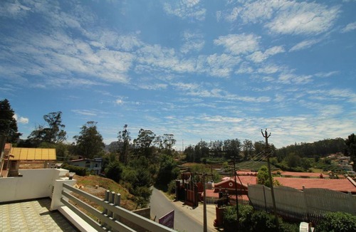 Ooty Hotel | Pinehill Suites