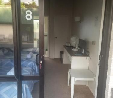 Opua Hotel | Pinelodge