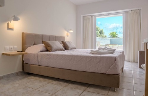 Platanes Hotel | Pinelopi Hotel